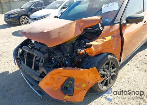 2023 Nissan Kicks Sr Xtronic Cvt z USA, uszkodzony, nr VIN 3N1CP5DV3PL567797